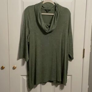 Zac & Rachel top. 3/4 length sleeve. Cowl neck. Green. size 2X